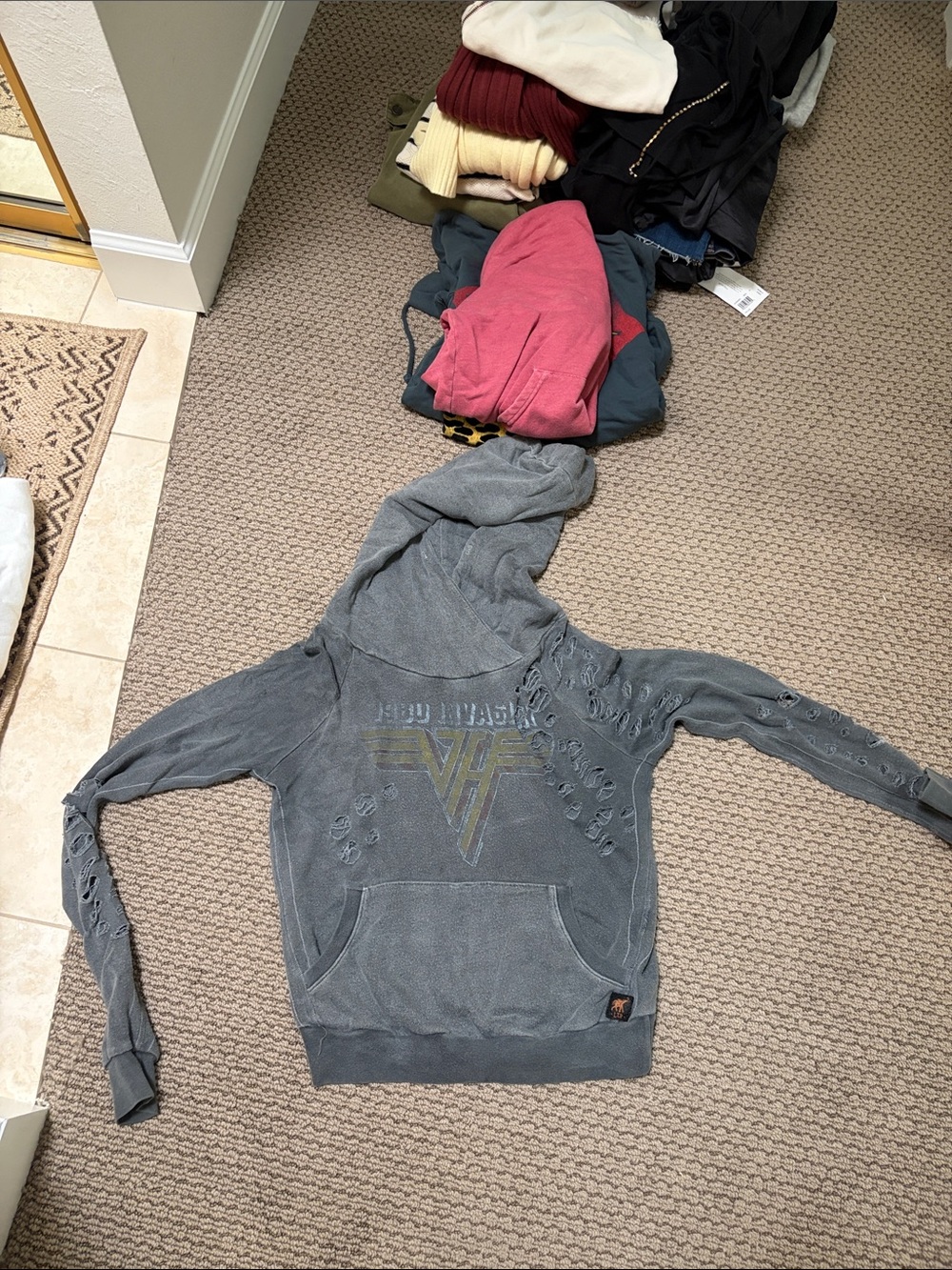 Graphic Hooded Pullover Sweatshirt - Gray